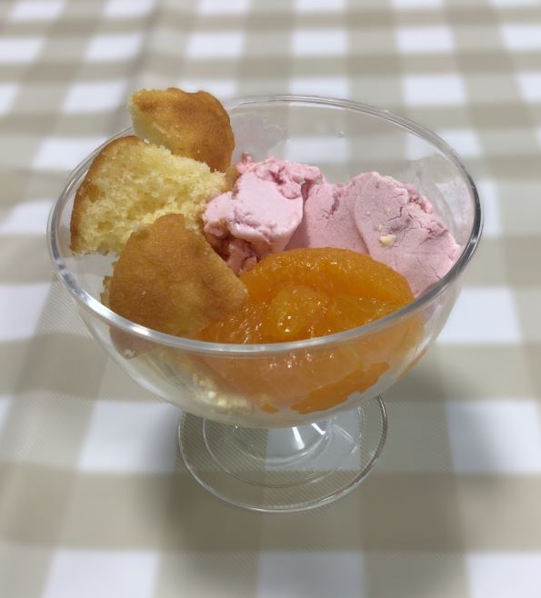 アイスクリームパフェ作り